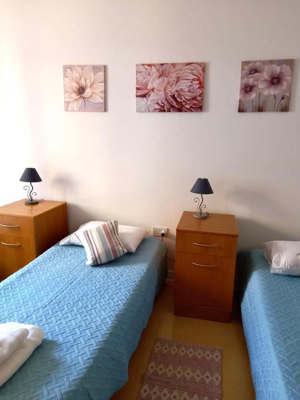 Malta Crown Guesthouse Saint Julian's Exterior photo